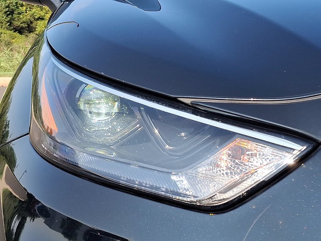 2022 Toyota Highlander XLE - Photo 12