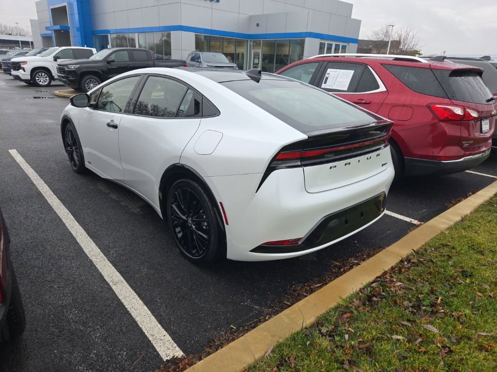 2025 Toyota Prius LE photo 4