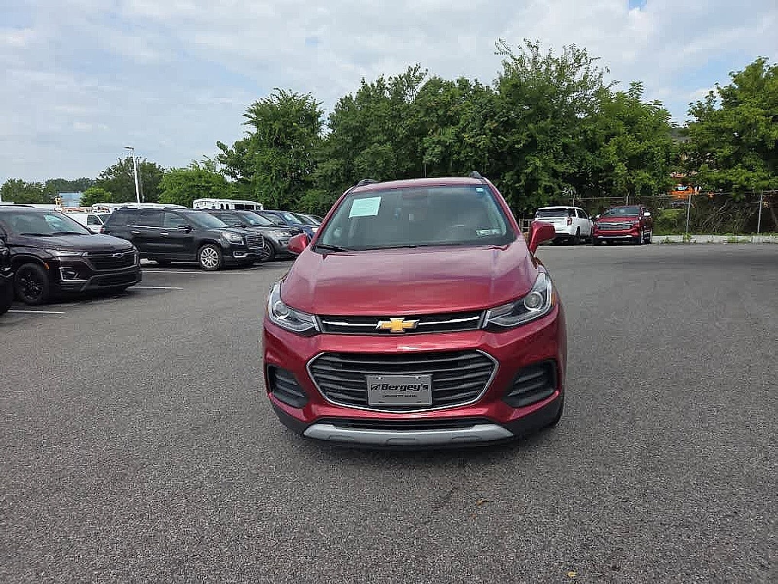 2019 Chevrolet Trax LT photo 2