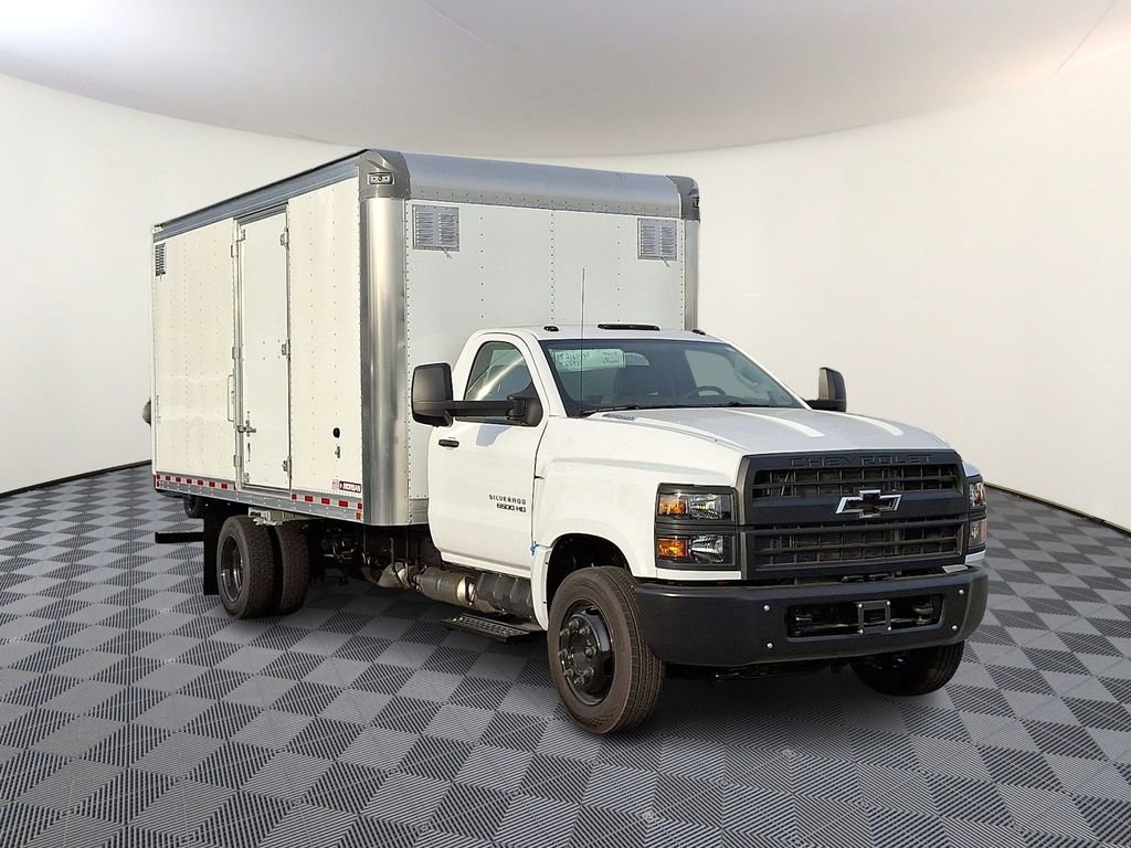 2024 Chevrolet Silverado 4500 Medium Duty Chassis Cab Work Truck's photo