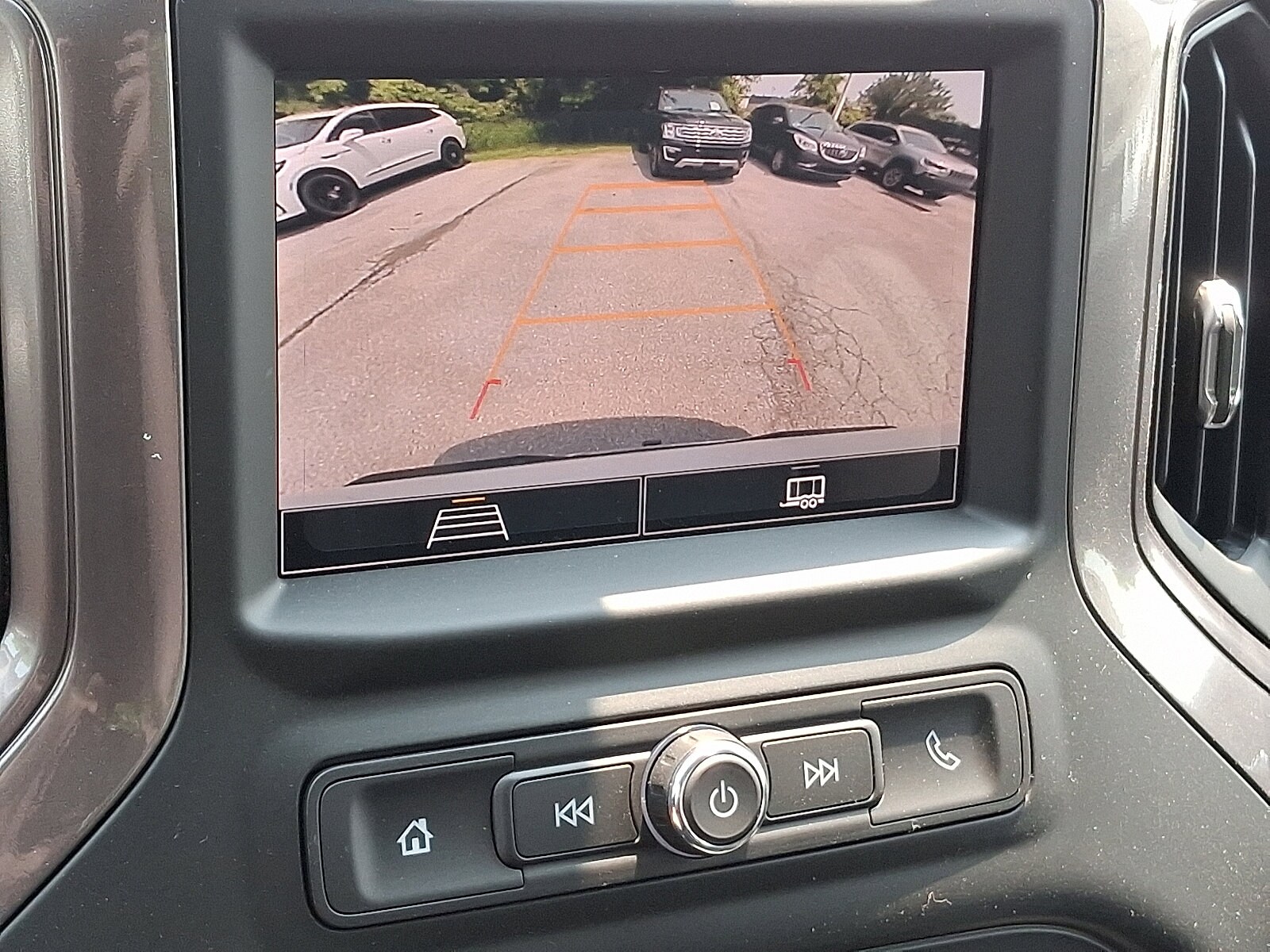 2025 Chevrolet Silverado 1500 photo 3