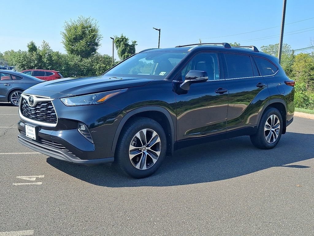 2022 Toyota Highlander XLE - Photo 6