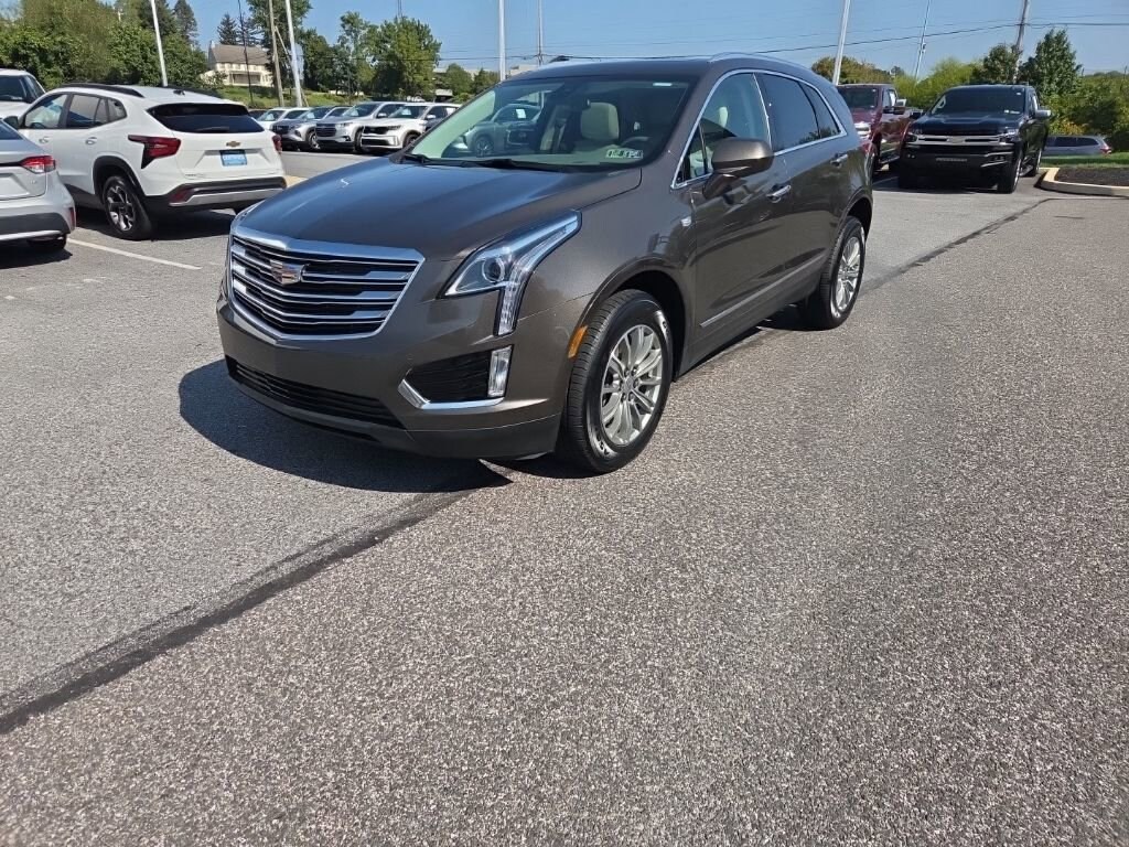 2019 Cadillac XT5 Luxury photo 2