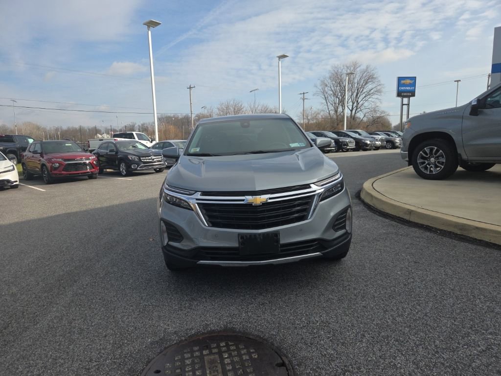 2023 Chevrolet Equinox LT photo 2