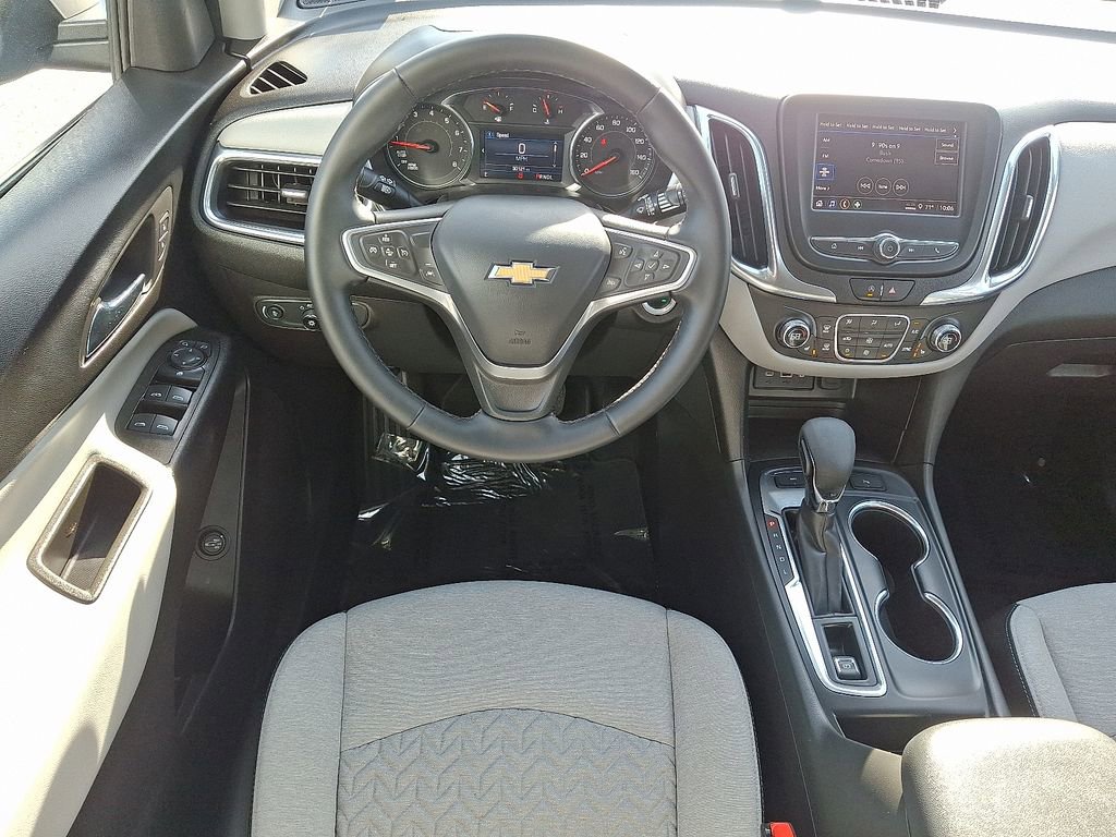 2023 Chevrolet Equinox LT photo 2
