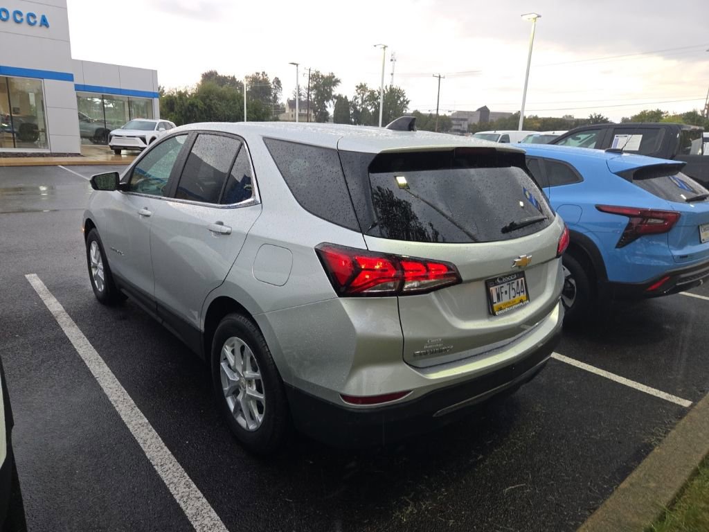 2022 Chevrolet Equinox LT photo 3