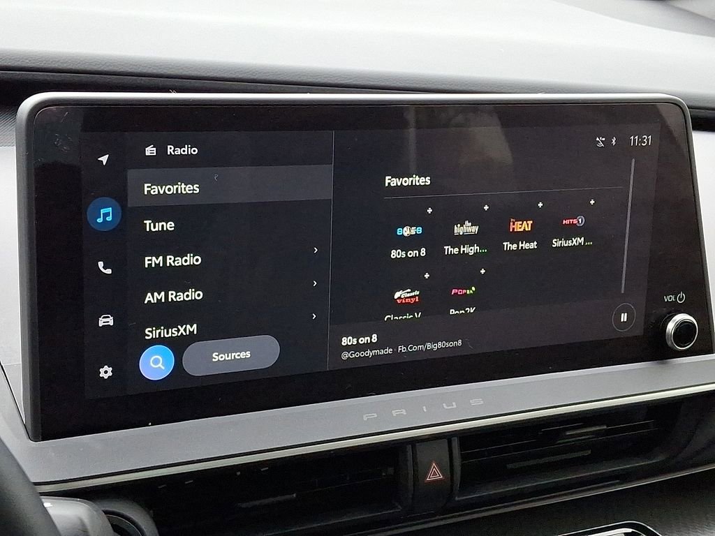 2025 Toyota Prius LE photo 3