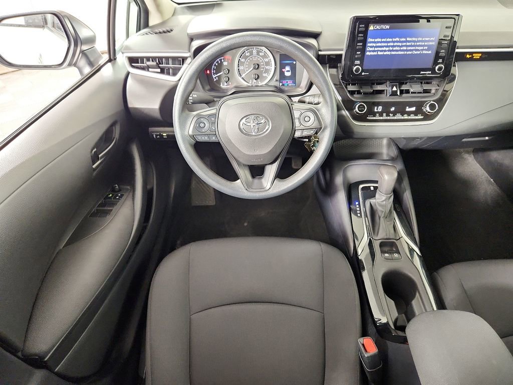 2022 Toyota Corolla LE photo 2