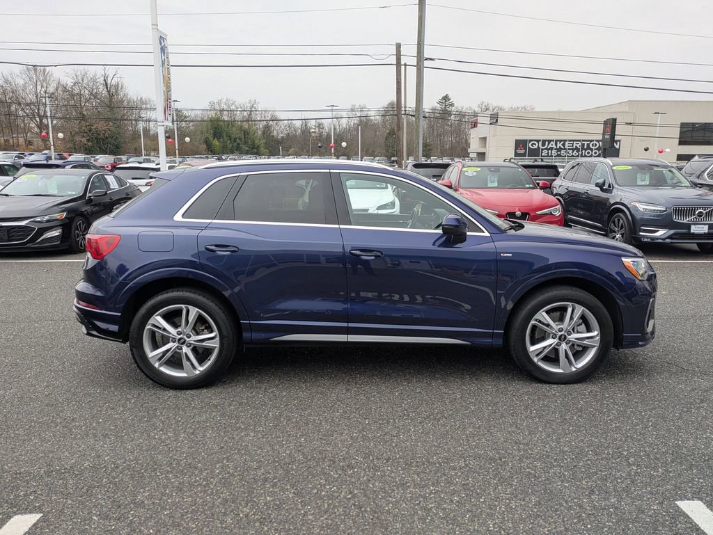 2022 Audi Q3 S line Premium photo 4