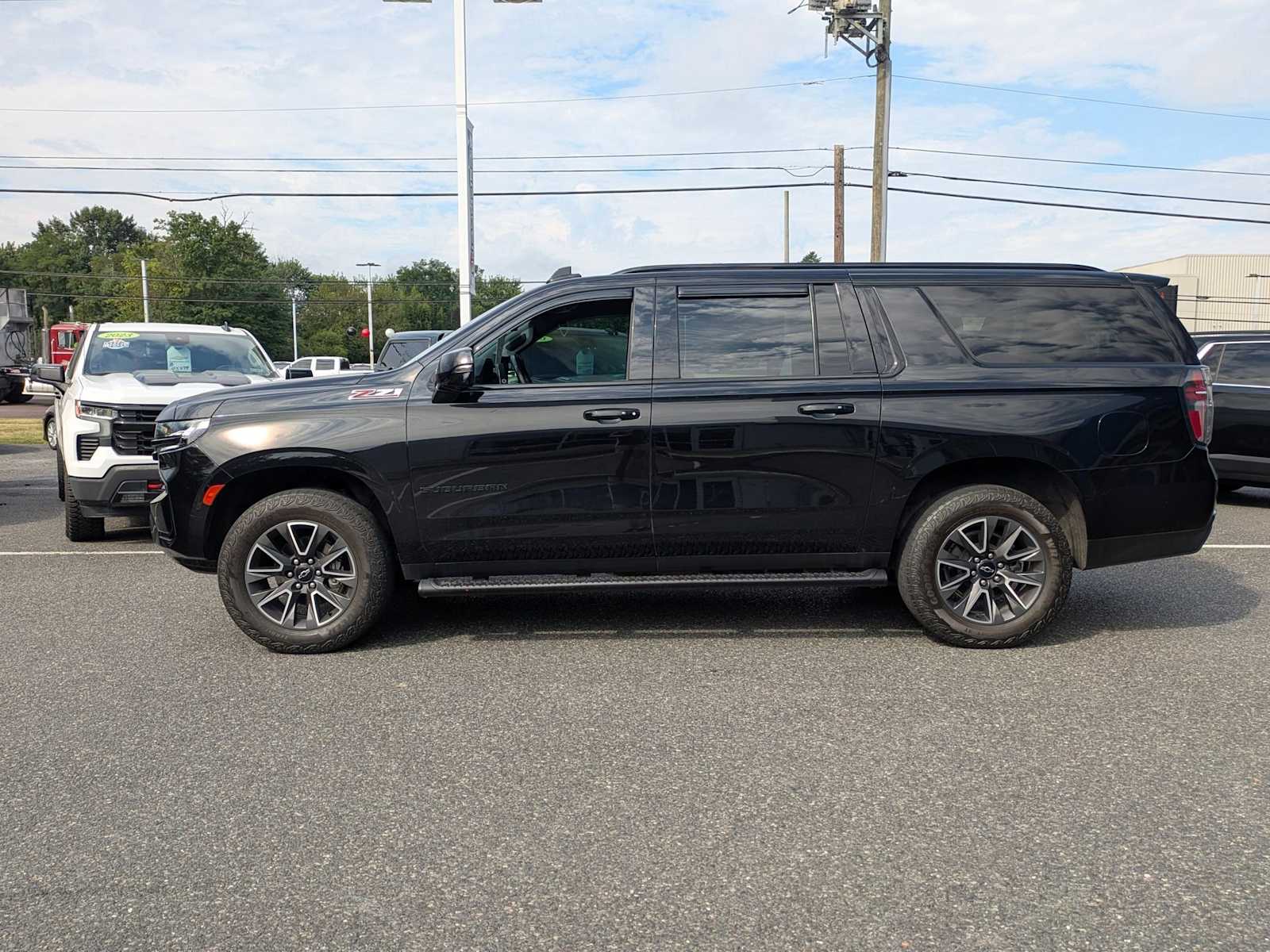 2023 Chevrolet Suburban Z71 photo 4