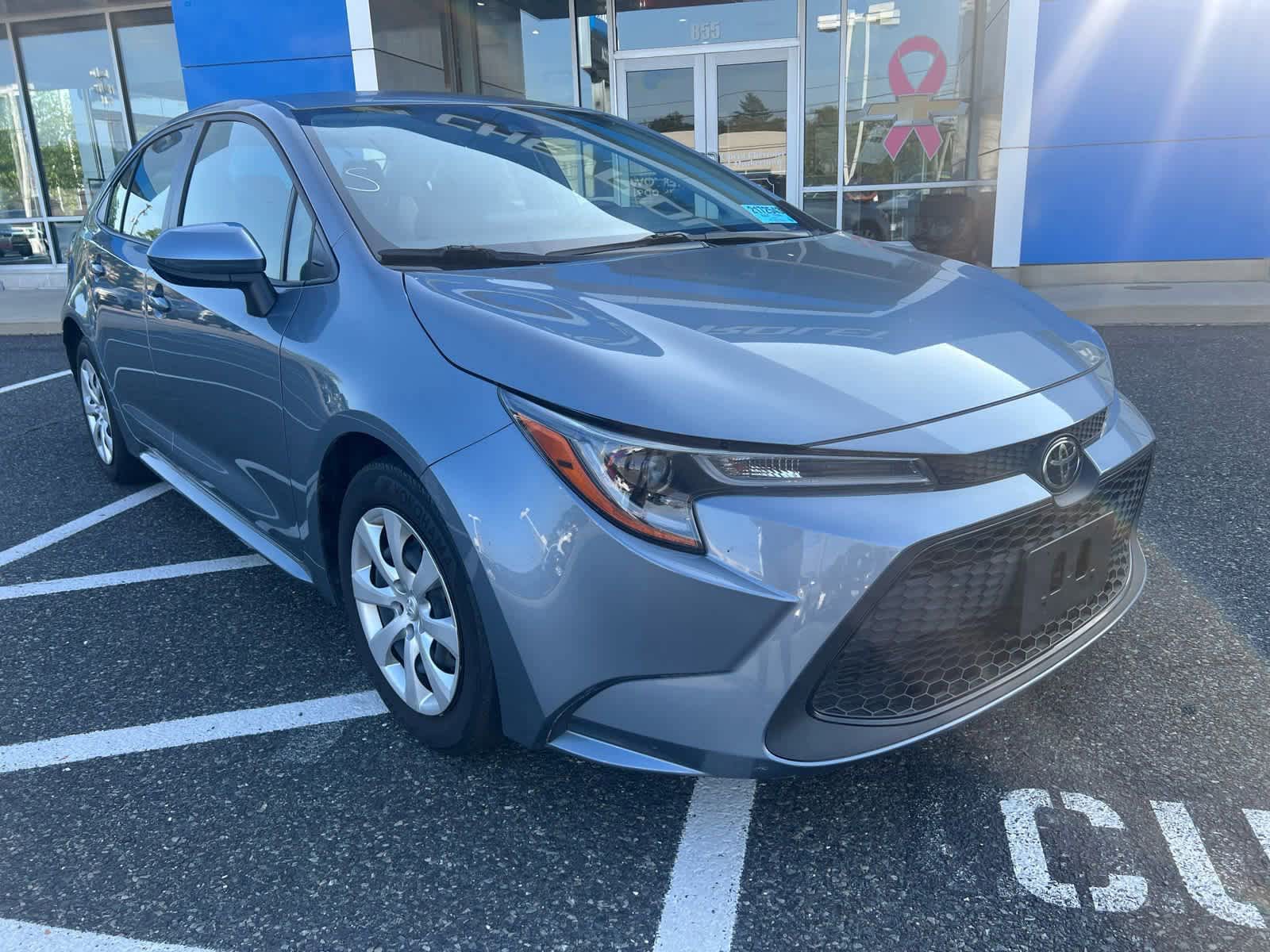 2022 Toyota Corolla LE photo 2