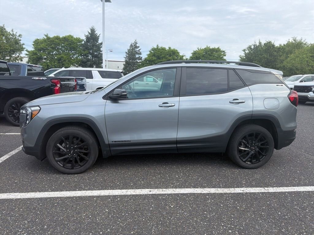 Used 2023 GMC Terrain SLE SUV