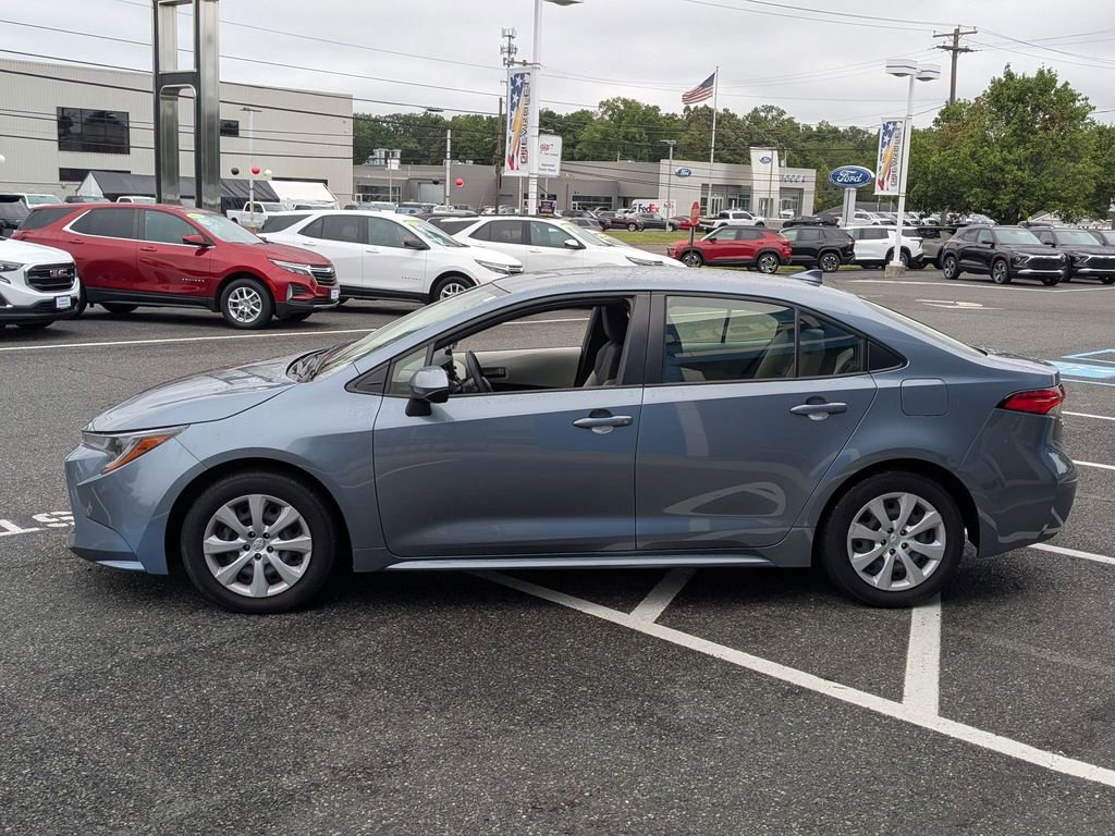 2022 Toyota Corolla LE photo 4
