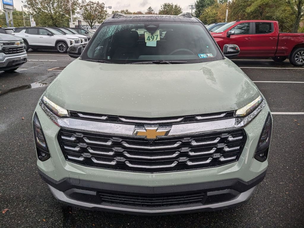 2025 Chevrolet Equinox LT photo 2