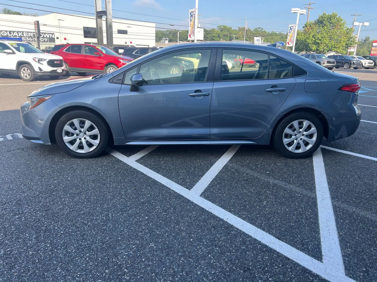 2022 Toyota Corolla LE photo 4