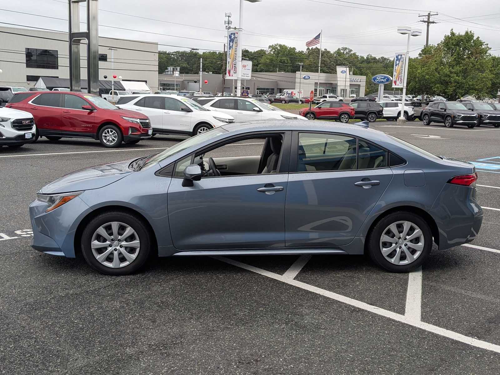 2022 Toyota Corolla LE photo 4