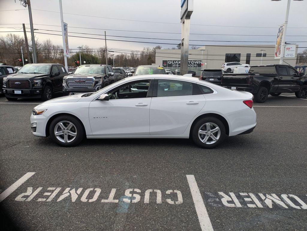 2024 Chevrolet Malibu 1LT photo 4