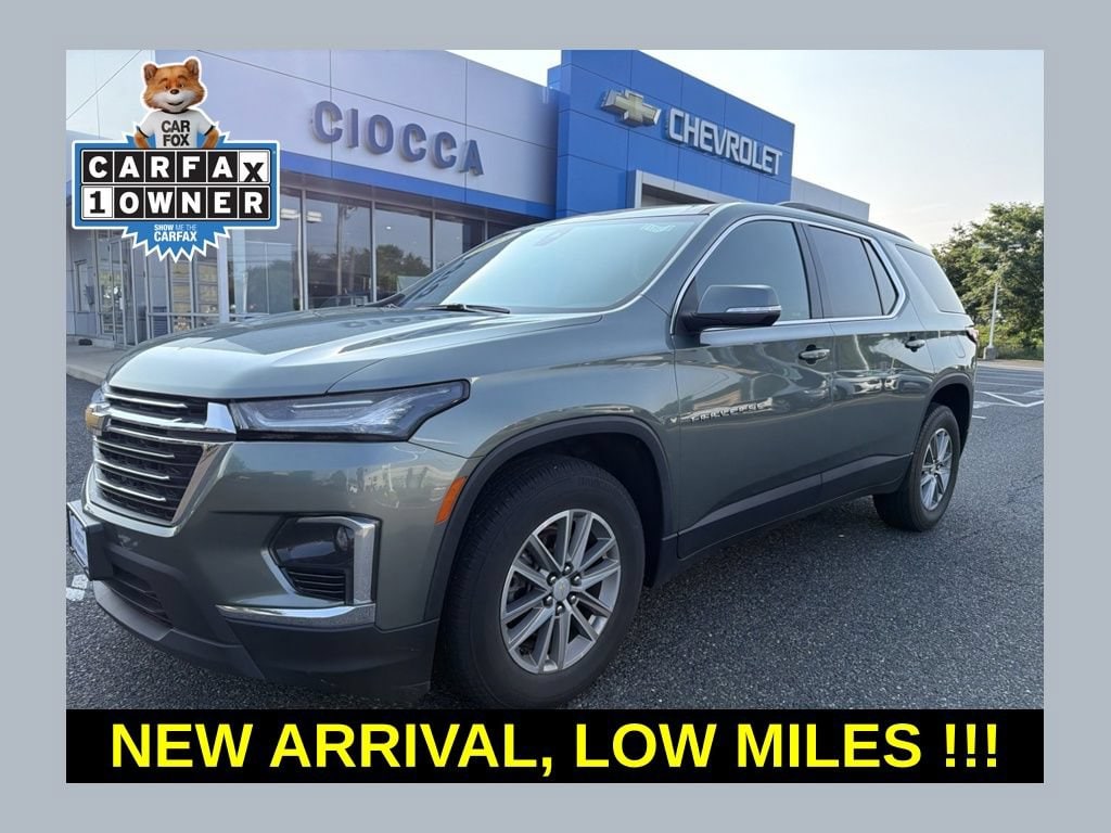2023 Chevrolet Traverse LT Cloth AWD photo