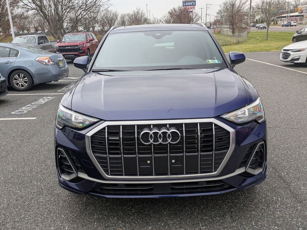 2022 Audi Q3 S line Premium photo 2