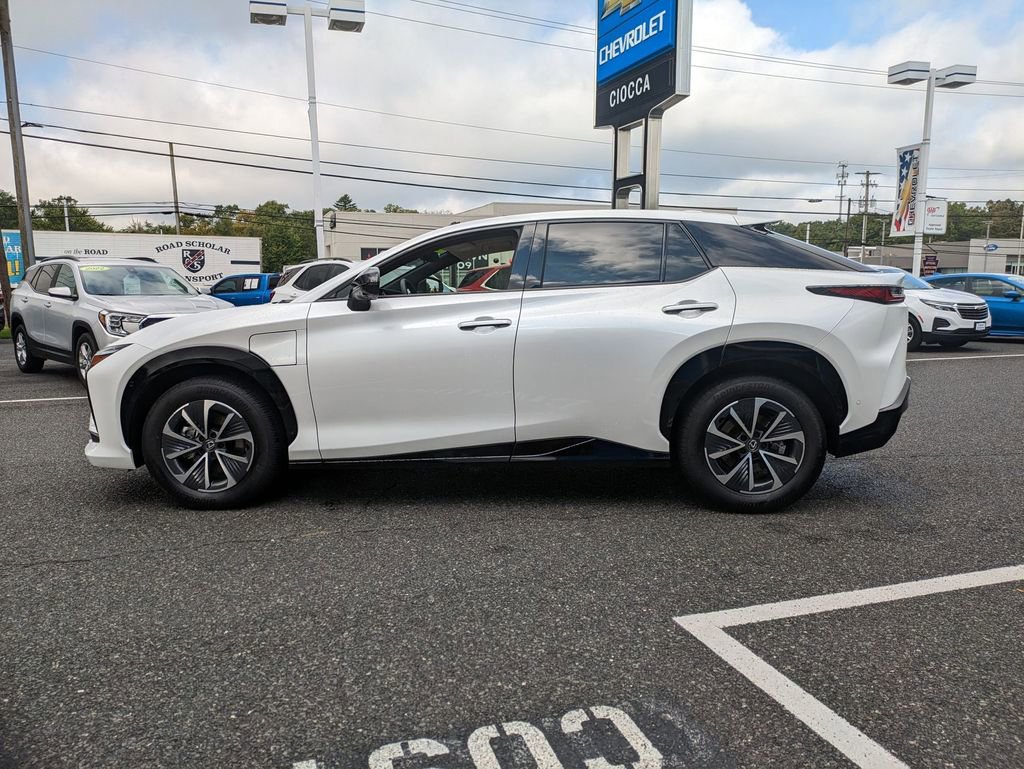 2025 Lexus RZ 450e Premium photo 4