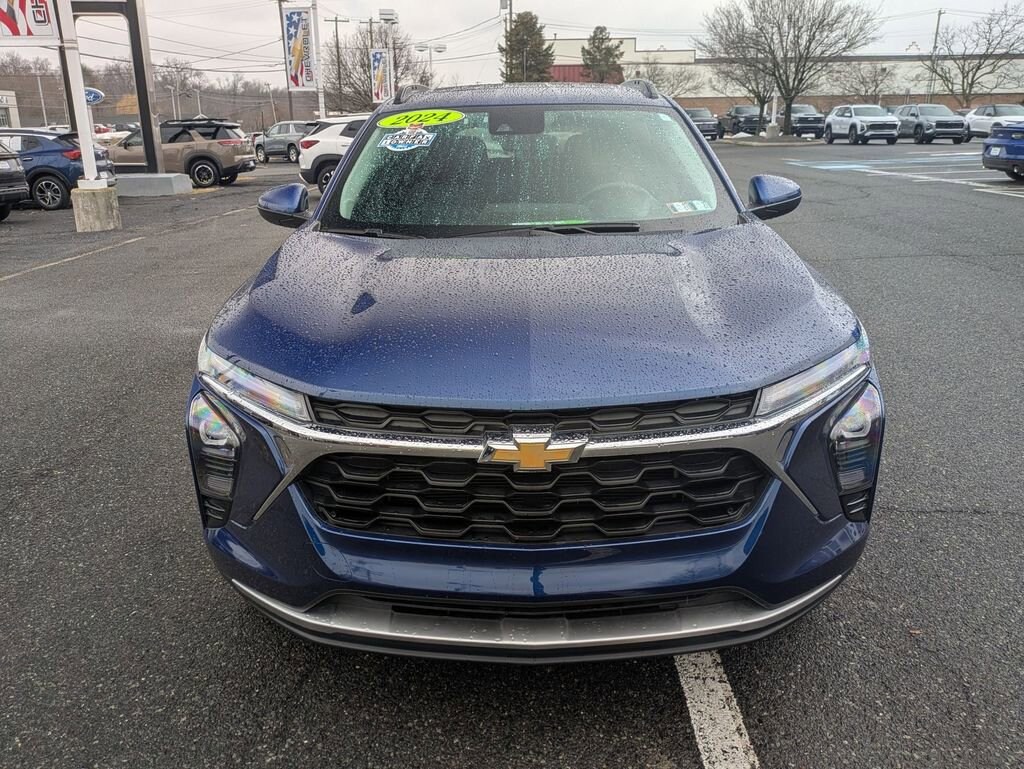 Used 2024 Chevrolet Trax LT SUV