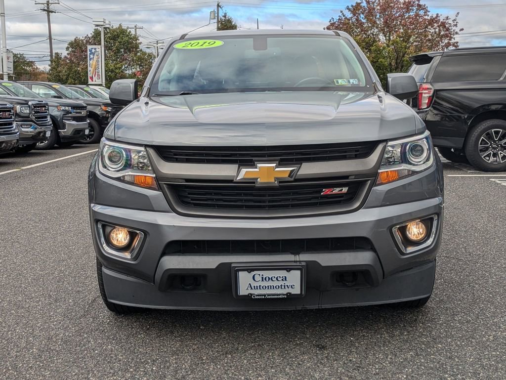 2019 Chevrolet Colorado Z71 photo 2