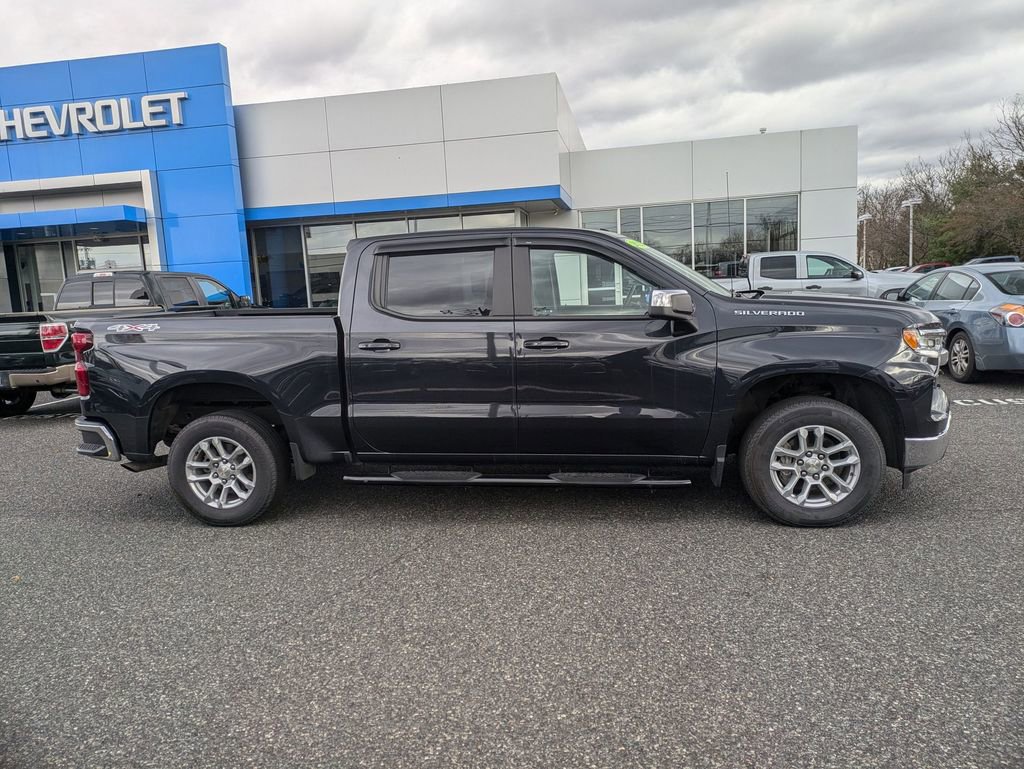 2023 Chevrolet Silverado 1500 LT photo 4