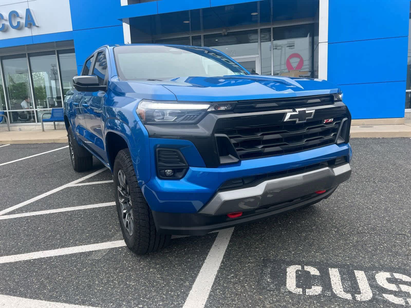 2023 Chevrolet Colorado Z71 photo 3