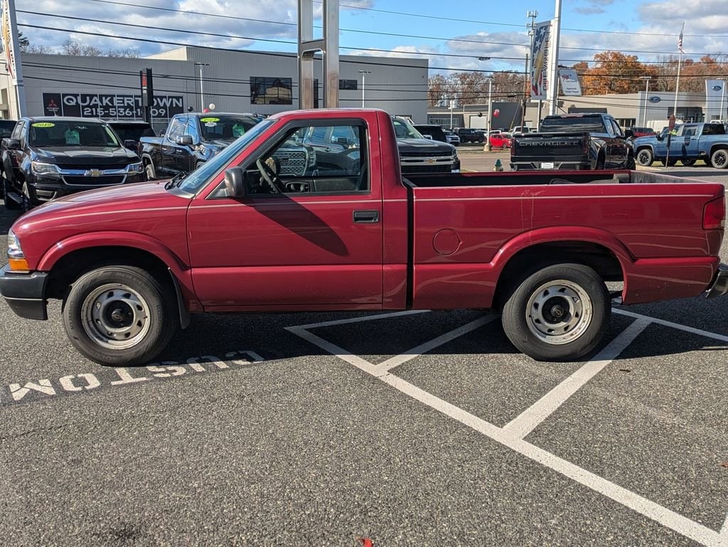 Used 2003 Chevrolet S10 Fleetside 108.3IN Truck Regular Cab