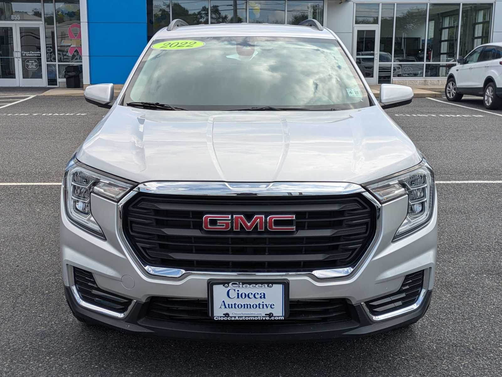 2022 Gmc Terrain SLE photo 2