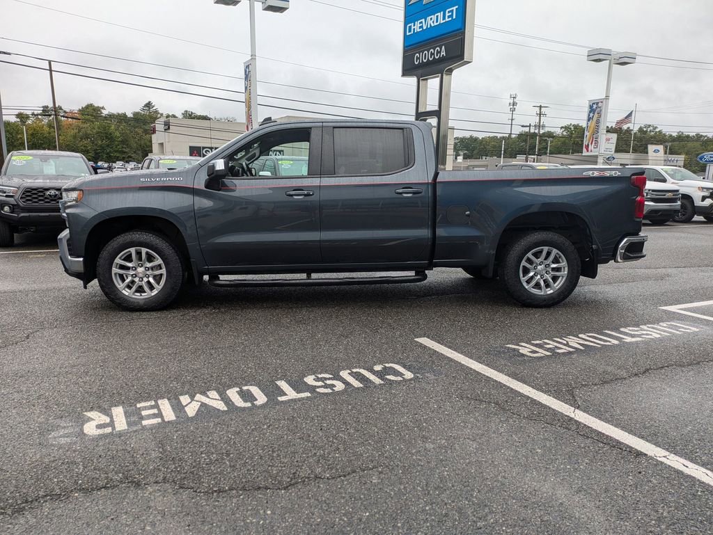 2021 Chevrolet Silverado 1500 LT photo 4