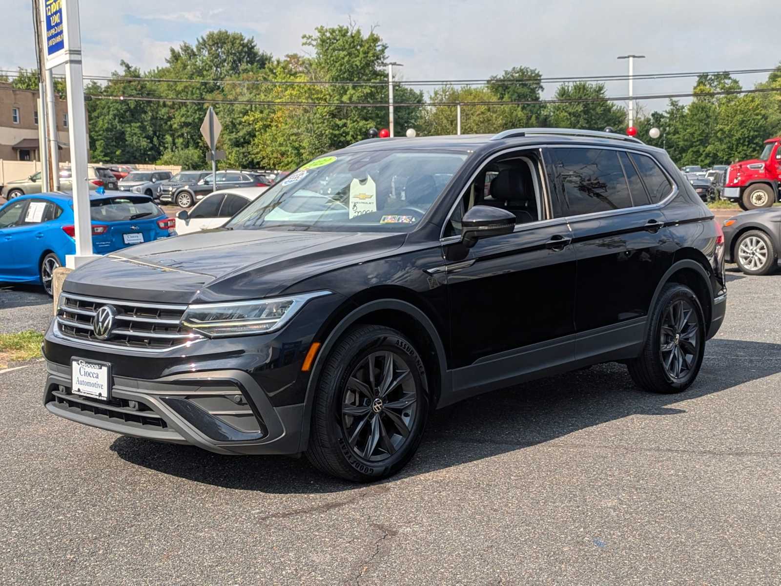 2022 Volkswagen Tiguan SE photo 2