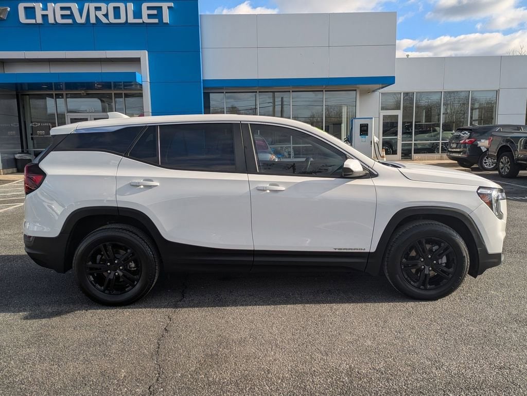 Used 2022 GMC Terrain SLE SUV