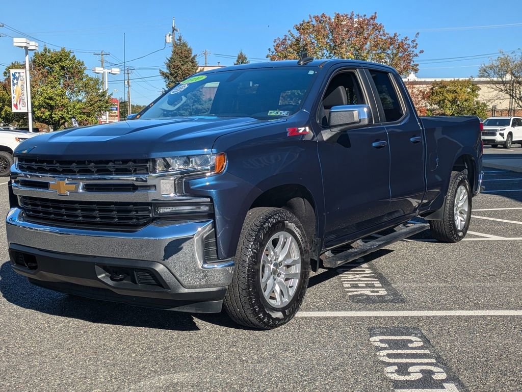 2020 Chevrolet Silverado 1500 LT photo 3