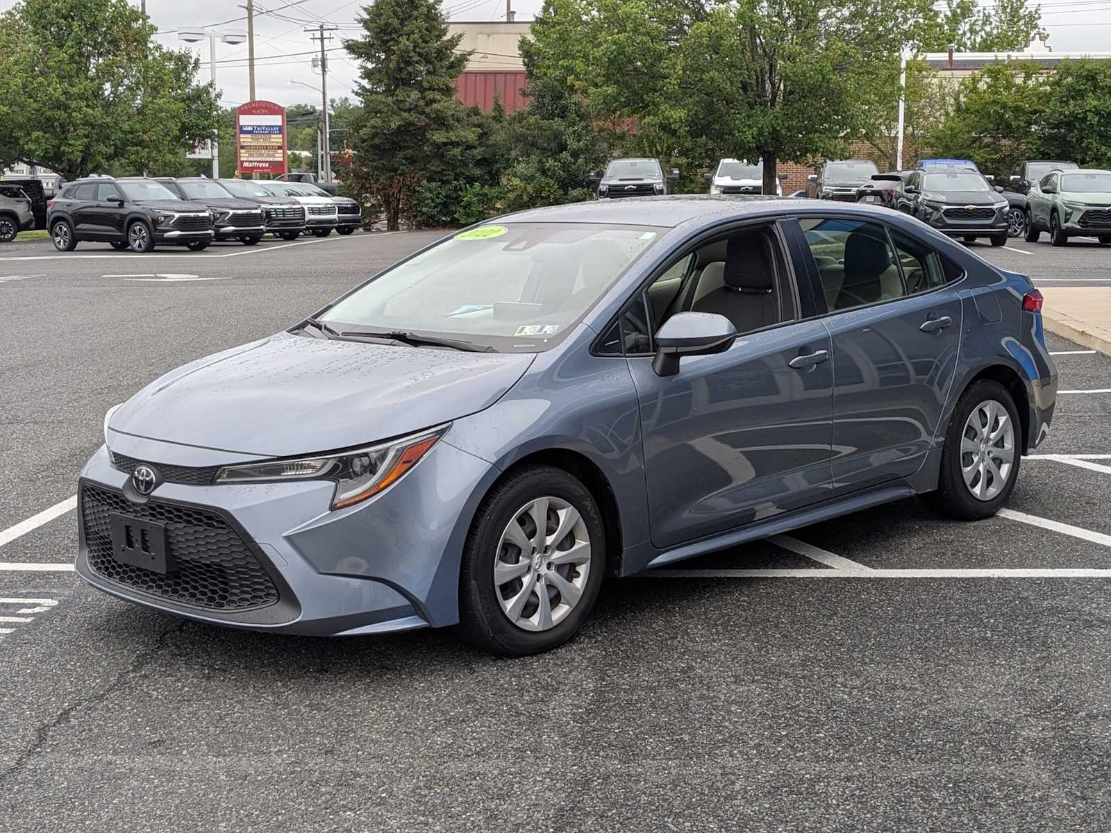 2022 Toyota Corolla LE photo 3