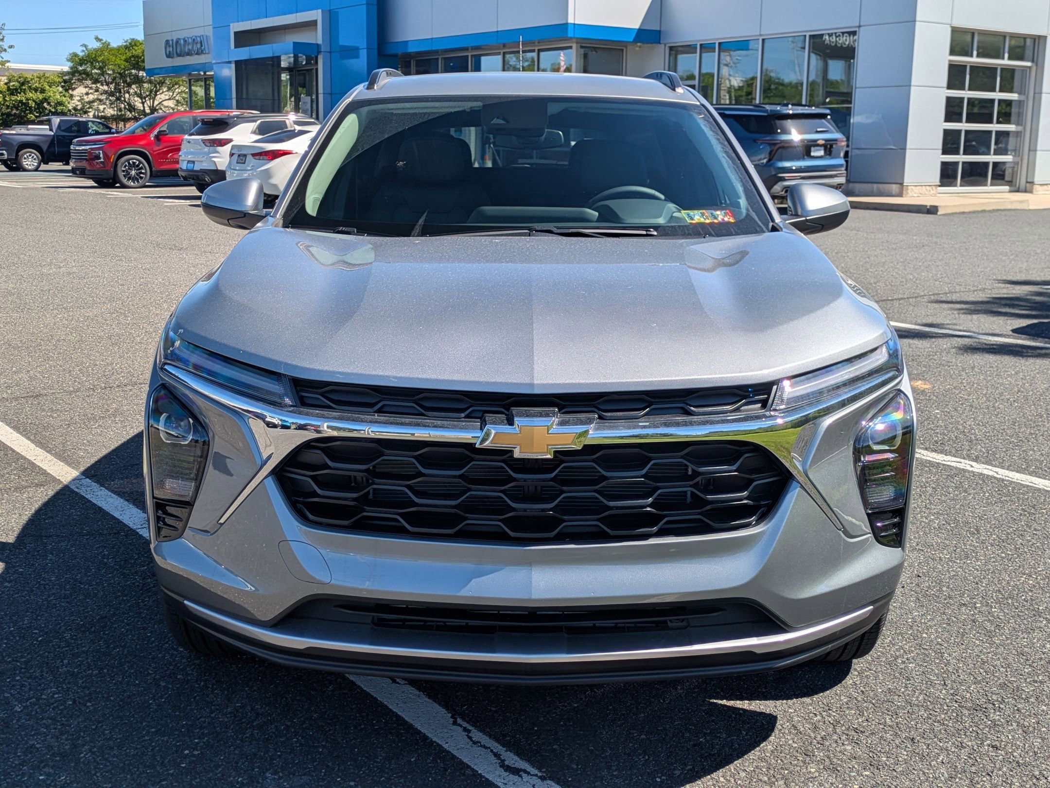 2025 Chevrolet Trax LT photo 2