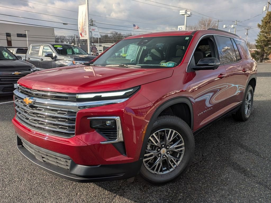 Used 2024 Chevrolet Traverse LT SUV
