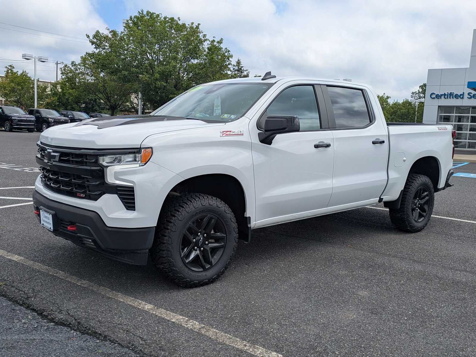 2023 Chevrolet Silverado 1500 LT Trail Boss photo 3