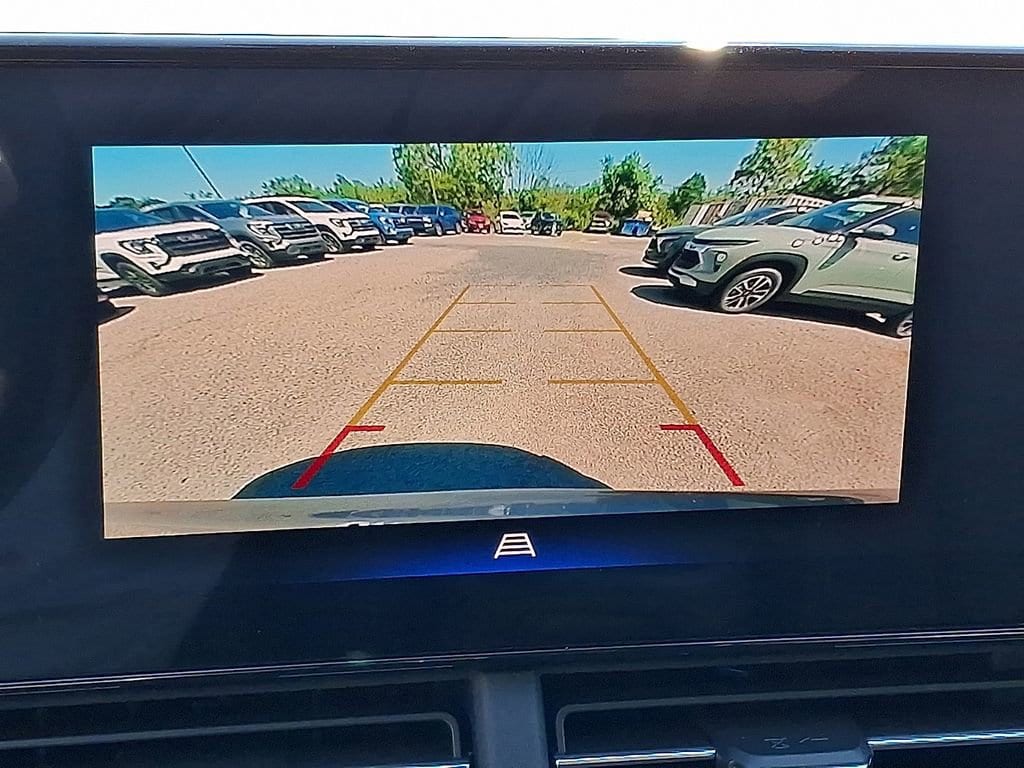 2025 Chevrolet Trax LT photo 4