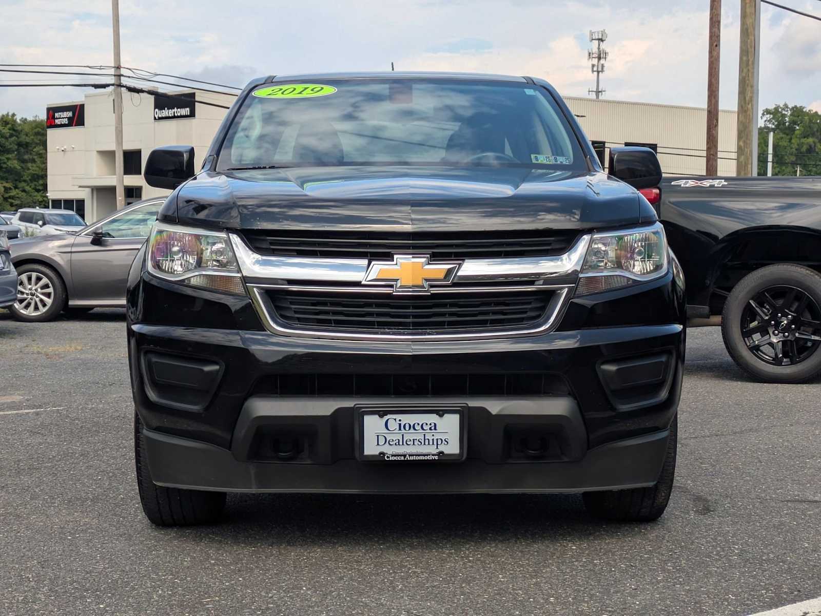 2019 Chevrolet Colorado LT photo 2