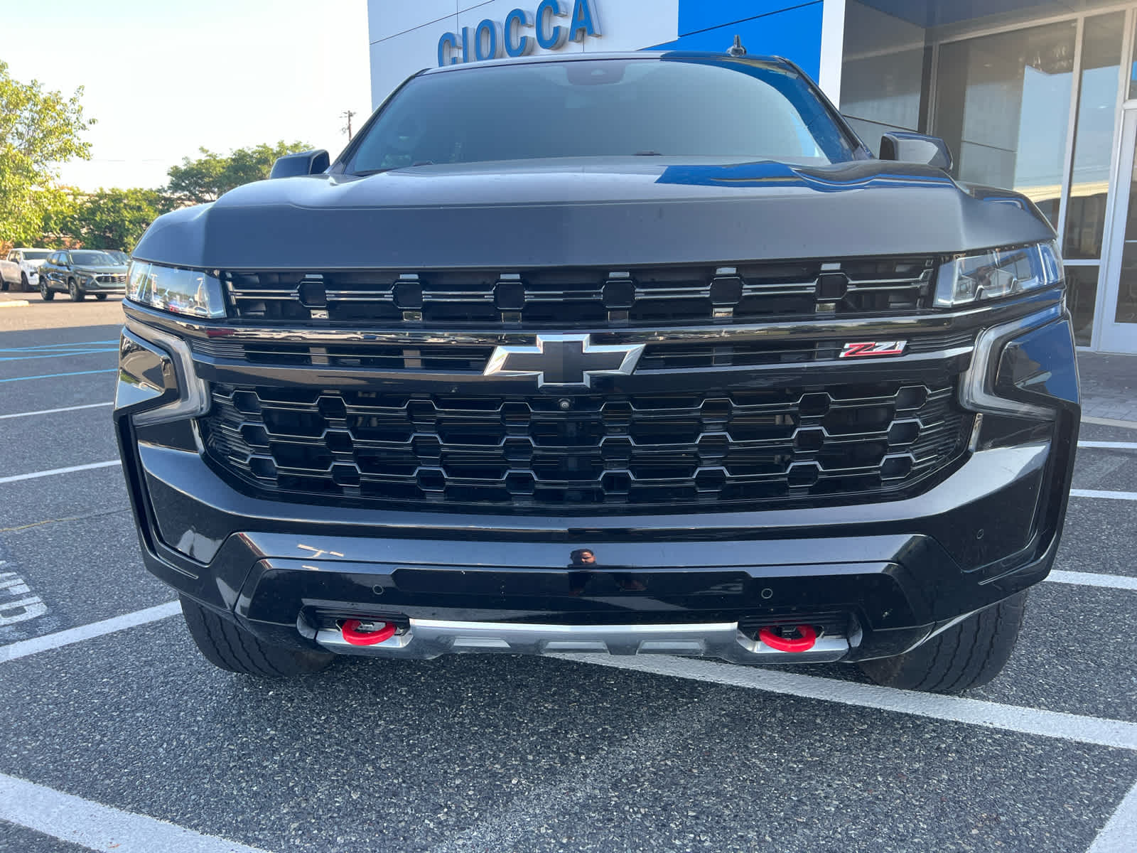 2023 Chevrolet Suburban Z71 photo 2