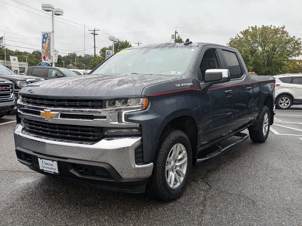 2021 Chevrolet Silverado 1500 LT photo 3