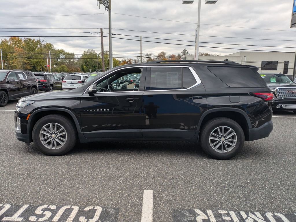 2022 Chevrolet Traverse Cloth 1LT photo 2