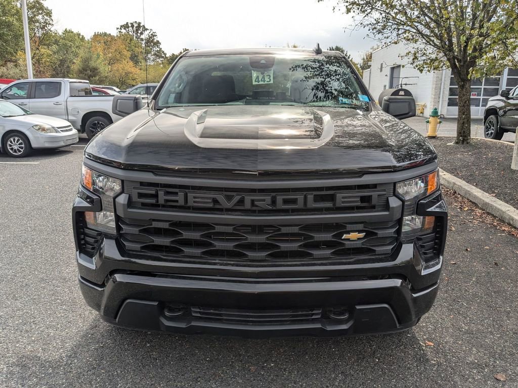 2025 Chevrolet Silverado 1500 Custom photo 2