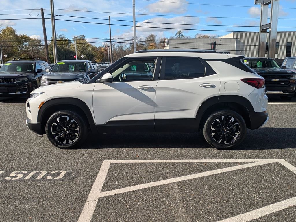 2022 Chevrolet Trailblazer LT photo 3