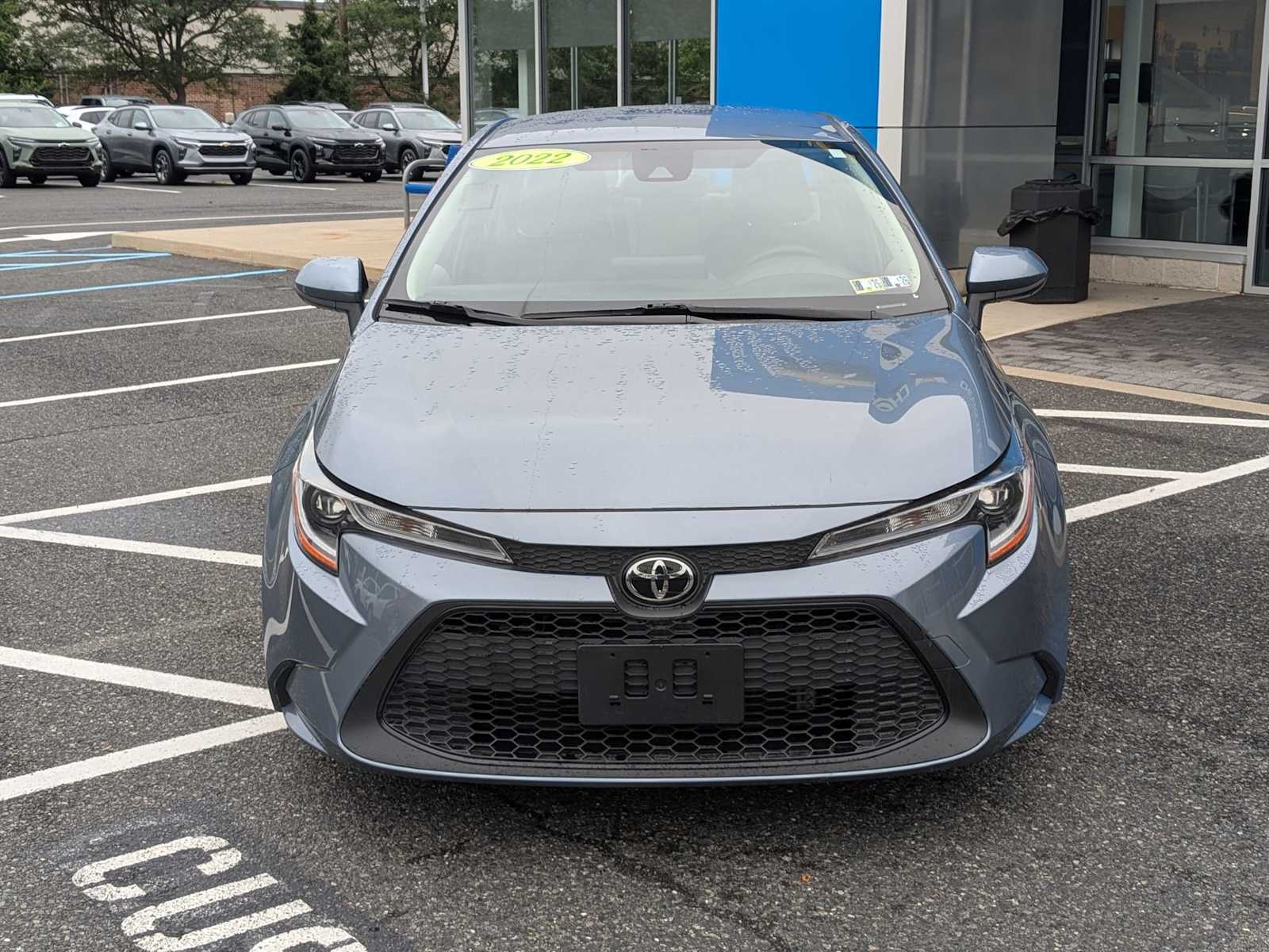 2022 Toyota Corolla LE photo 2