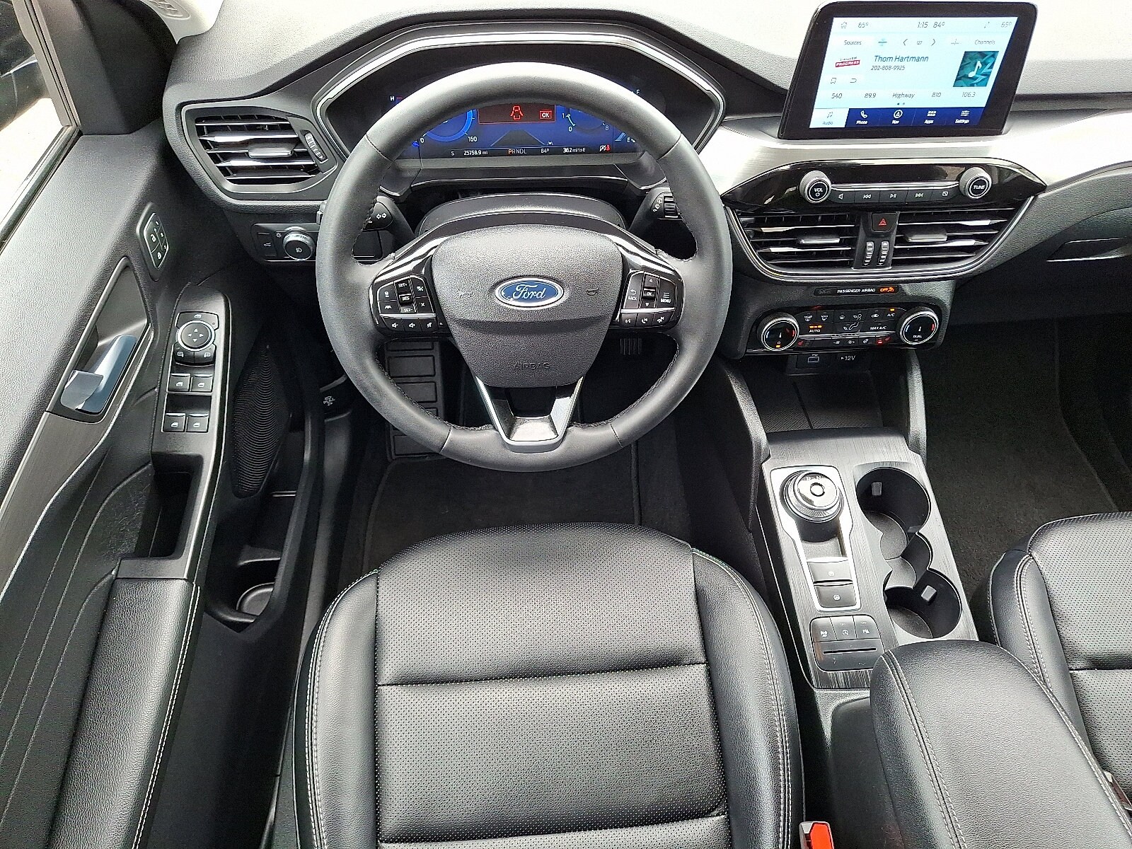 2022 Ford Escape Titanium photo 2