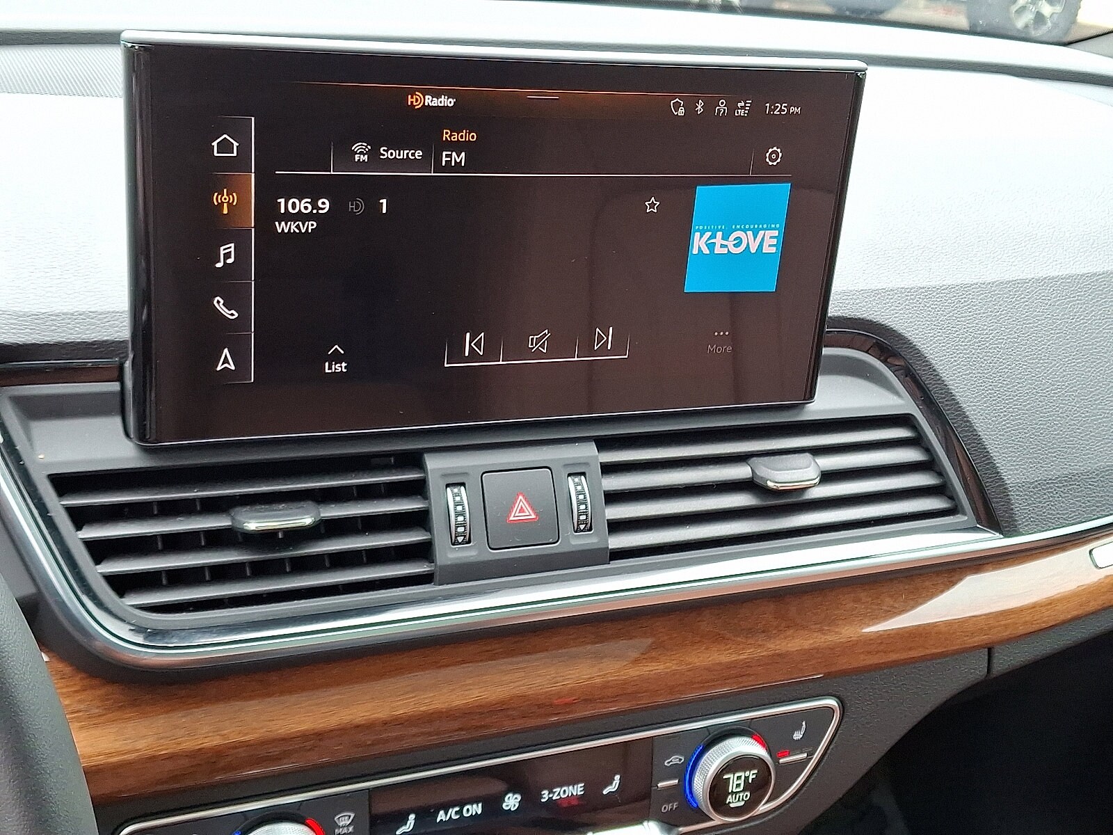 2023 Audi Q5 S line Premium Plus Hybrid photo 3