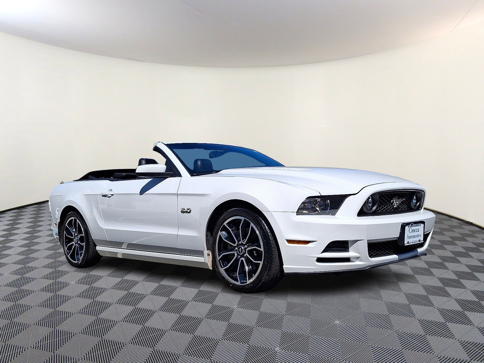 2014 Ford Mustang GT Premium's photo