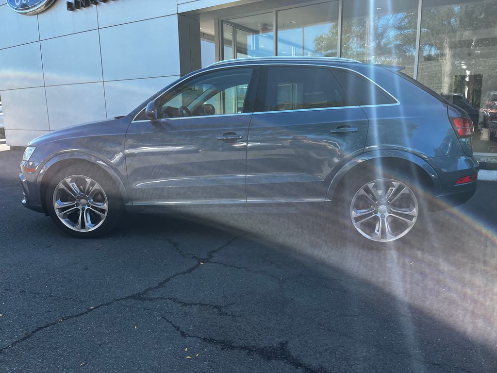 2017 Audi Q3 Premium Plus photo 2